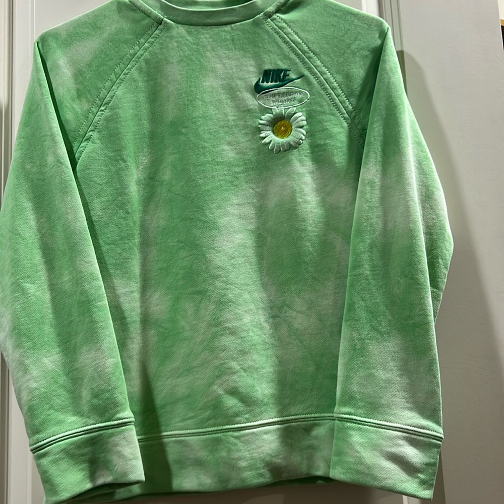 Like New! Nike embroidered FROM BEAVERTON WITH LOVE daisy sweatshirt tie dye M
